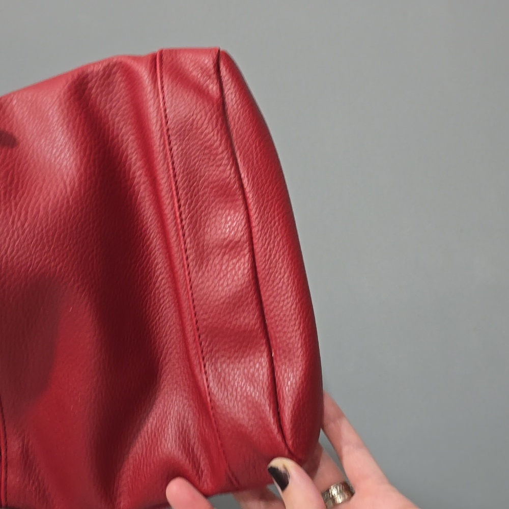 Giani Bernini Leather Red Shoulder Bag. - Picture 9 of 16